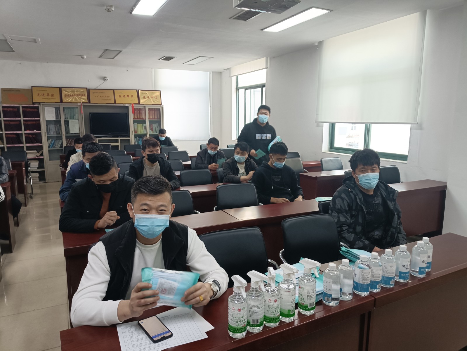 “发口罩啦”-综掘一区孙冲15153079525