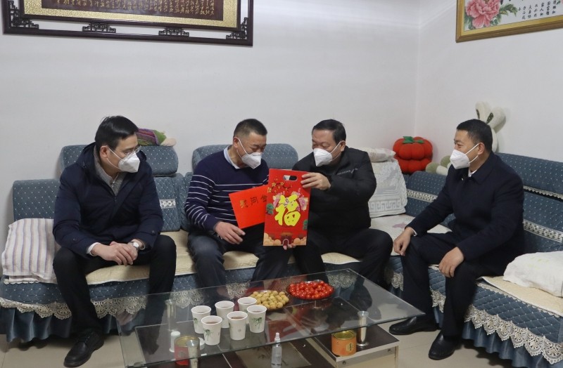 生产调度指挥中心困难党员陈丕学1_副本