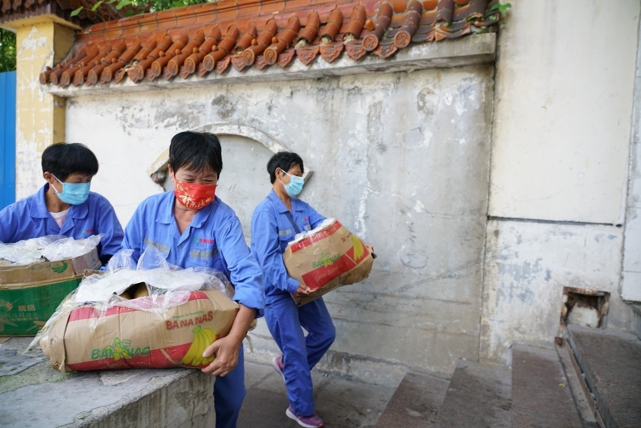 物业大姐“上阵”