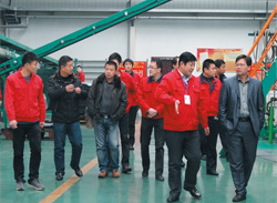 某钢铁公司客户到公司洽谈业务