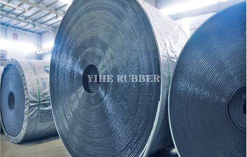 Whole core flame retardant conveyor belt