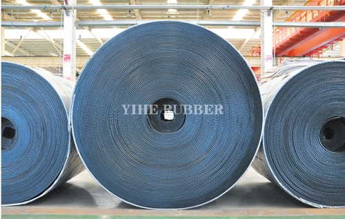 Whole core flame retardant conveyor belt