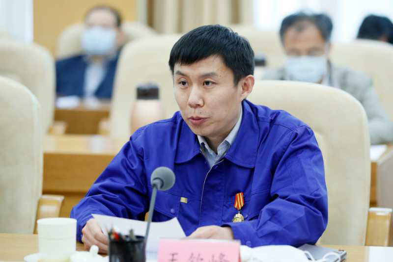 我市豪迈集团王钦峰 参加山东省"五一"国际劳动节座谈会