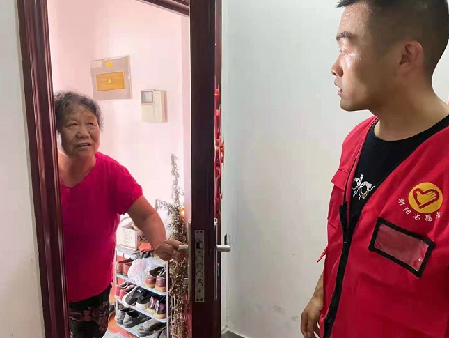 高密市民请给这些敲门入户者一张笑脸